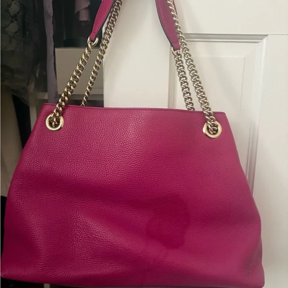 Gucci Fuchsia Leather Shoulder Bag with Gold Chain - Picture 2 of 2
